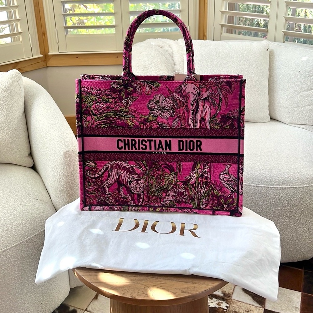 ⭐️RARE⭐️Christian Dior Large Book Tote Embroidered Fuschia Ltd. Edition FULL SET - Picture 4 of 17